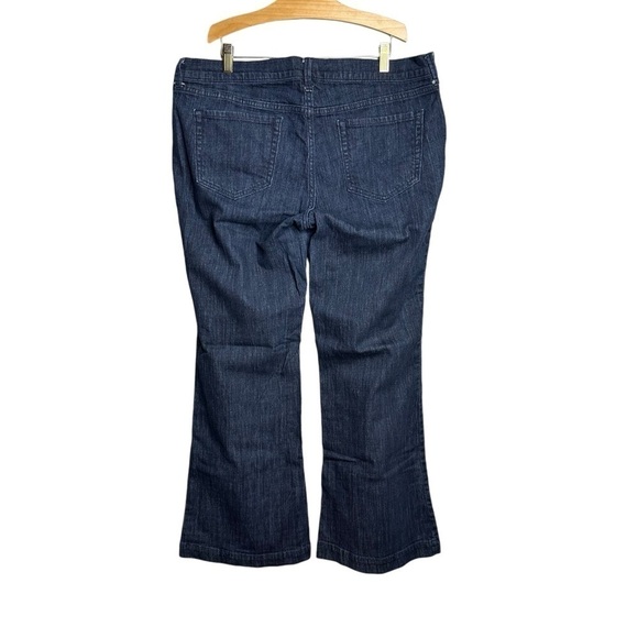 Old‎ Navy The Flirt Dark Wash Flare Leg Blue Denim Jeans Women’s Size 16 Regular - Picture 2 of 4